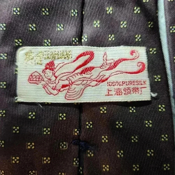 VTG Tie Shanghai Silk Research Institute Necktie 100% Silk Red W/ Yellow Dots - Picture 4 of 6